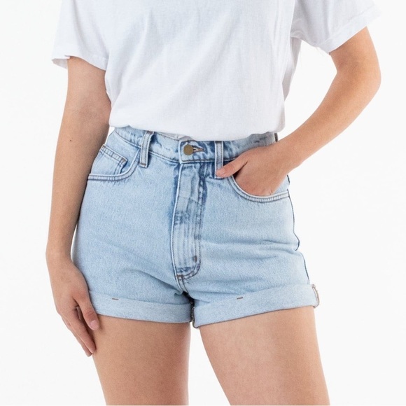 American Apparel light wash denim cuff shorts size 26 excellent condition - Picture 1 of 5